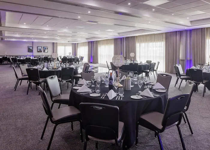 Doubletree By Hilton Edinburgh Airport